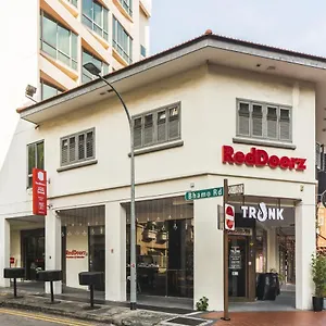 Reddoorz Premium @ Balestier Hotel