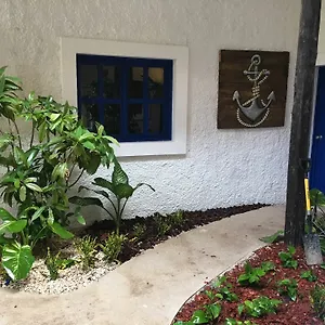 Luna Maya Hotel